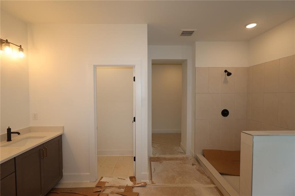 5 bedroom, 5 bathroom, 3,144 sq ft single family residence for sale at 4555 Beechnut Circle, Cumming, GA 30028 — photo 6