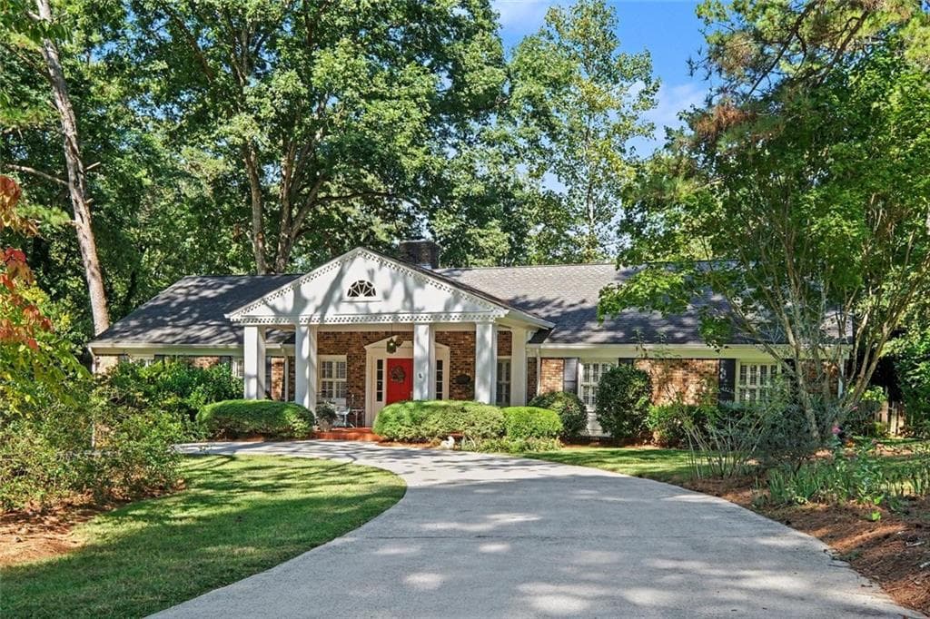 3 bedroom, 2 bathroom, 3,040 sq ft single family residence for sale at 2 Lakeshore Plaza, Avondale Estates, GA 30002 — photo 6