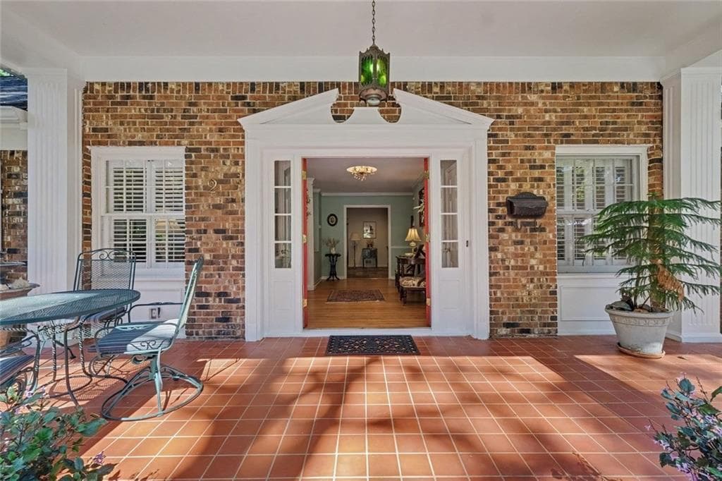 3 bedroom, 2 bathroom, 3,040 sq ft single family residence for sale at 2 Lakeshore Plaza, Avondale Estates, GA 30002 — photo 7