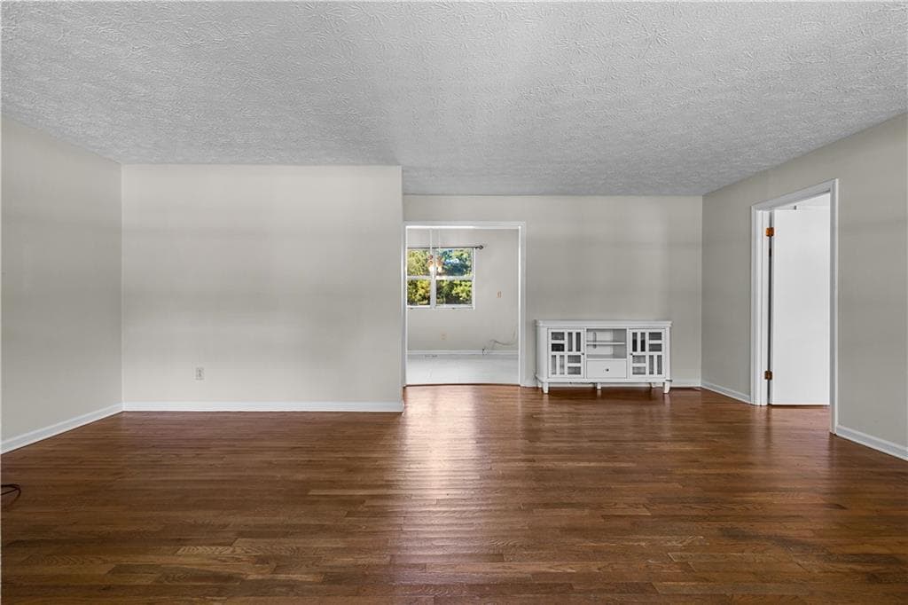 3 bedroom, 2 bathroom, 1,050 sq ft single family residence for sale at 352 Mcintosh Trail, Senoia, GA 30276 — photo 8