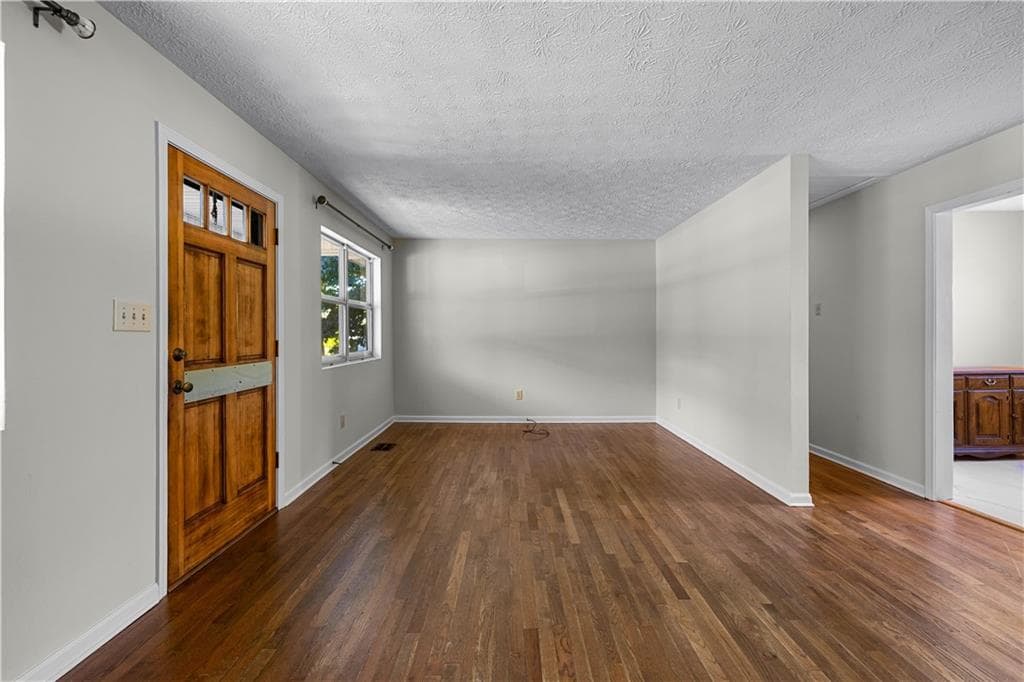 3 bedroom, 2 bathroom, 1,050 sq ft single family residence for sale at 352 Mcintosh Trail, Senoia, GA 30276 — photo 10
