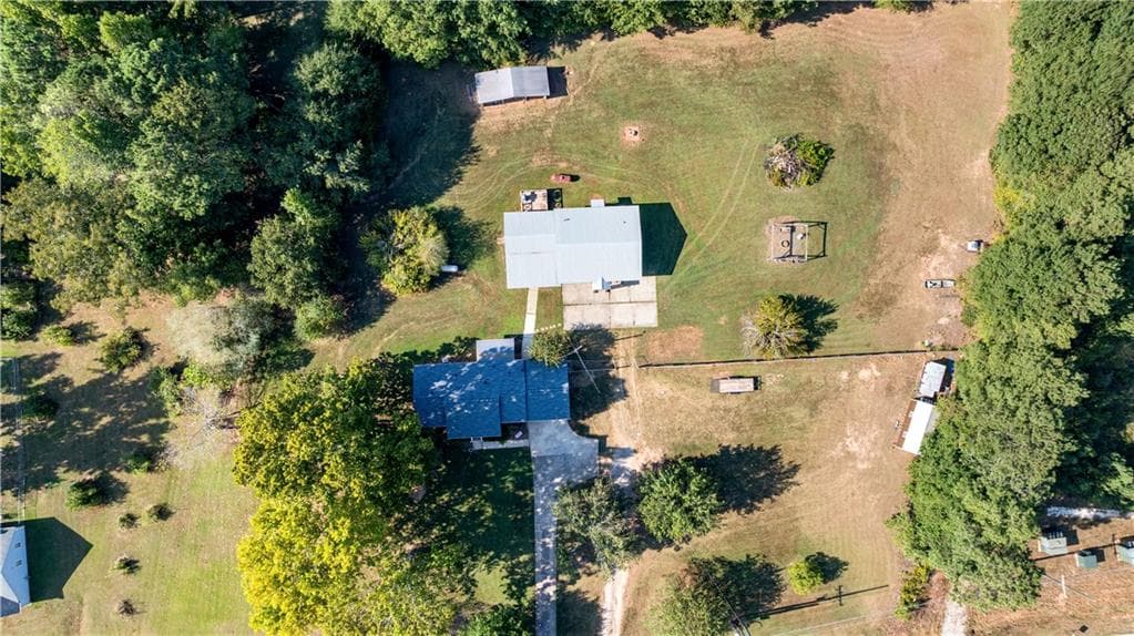 3 bedroom, 2 bathroom, 1,050 sq ft single family residence for sale at 352 Mcintosh Trail, Senoia, GA 30276 — photo 2