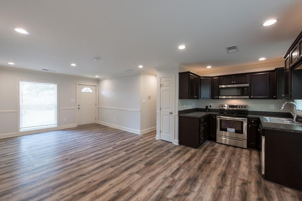 3 bedroom, 2 bathroom, 875 sq ft single family residence for rent at 455 Bolton Road, Atlanta, GA 30331 for $1,395 a month — photo 3