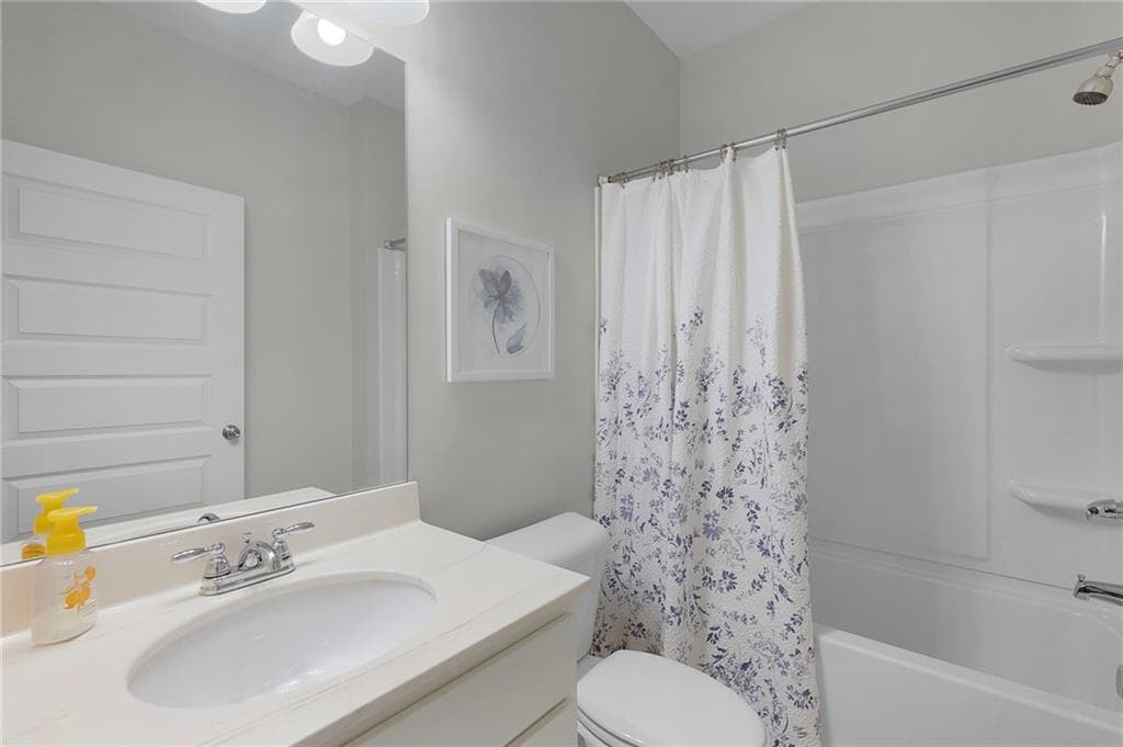 3 bedroom, 3 bathroom, 2,410 sq ft single family residence for sale at 304 Benstone Drive, Calhoun, GA 30701 — photo 10
