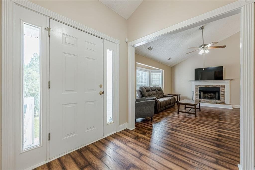 3 bedroom, 2 bathroom, 1,704 sq ft single family residence for sale at 391 Pinewood Place, Dahlonega, GA 30533 — photo 4