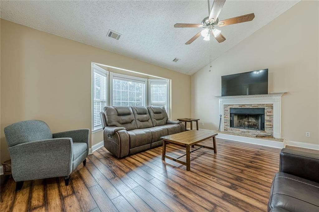 3 bedroom, 2 bathroom, 1,704 sq ft single family residence for sale at 391 Pinewood Place, Dahlonega, GA 30533 — photo 6