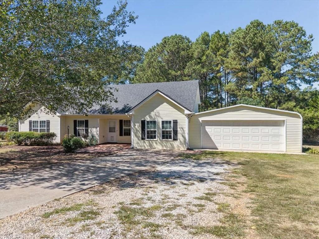 3 bedroom, 2 bathroom, 1,328 sq ft single family residence for sale at 1038 Little River Road, Social Circle, GA 30025