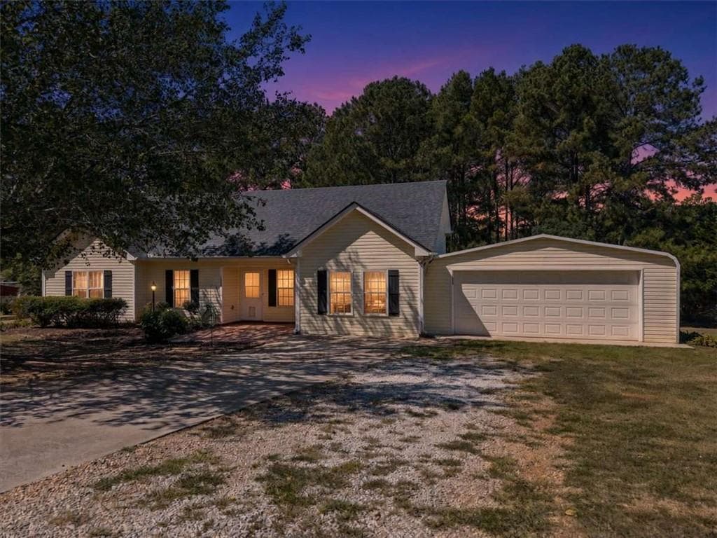 3 bedroom, 2 bathroom, 1,328 sq ft single family residence for sale at 1038 Little River Road, Social Circle, GA 30025 — photo 2