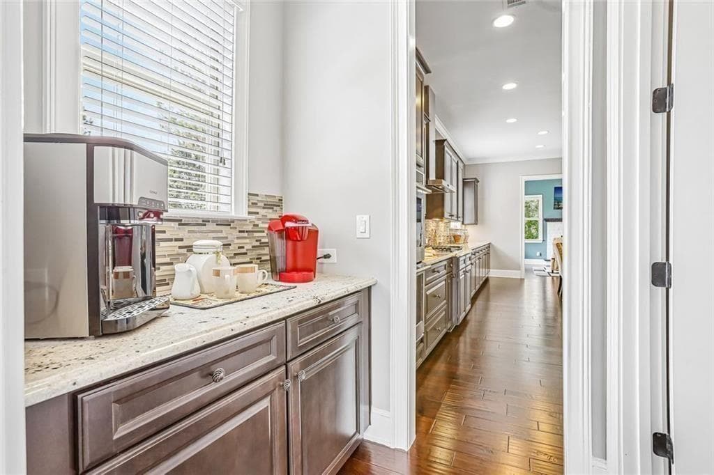 6 bedroom, 6 bathroom, 6,809 sq ft single family residence for sale at 3775 Jodeco Circle, Cumming, GA 30040 — photo 6