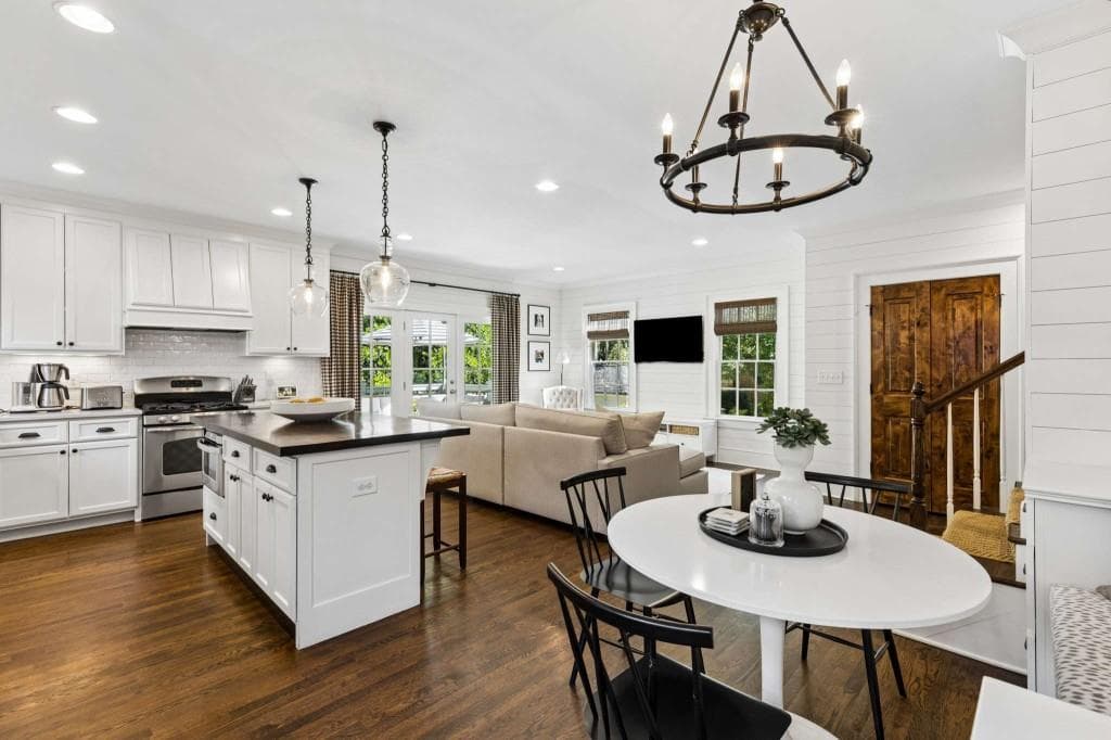 4 bedroom, 3 bathroom, 2,800 sq ft single family residence for sale at 70 Highland Drive, Atlanta, GA 30305 — photo 8