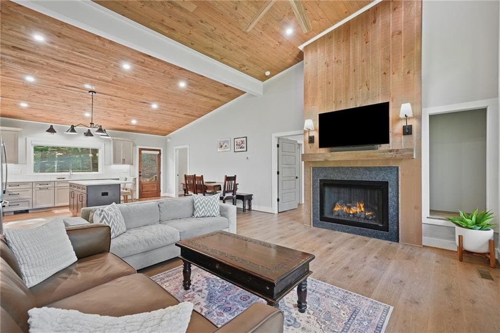 3 bedroom, 2 bathroom, 1,838 sq ft single family residence for sale at 106 Circle Drive, Ellijay, GA 30536 — photo 6