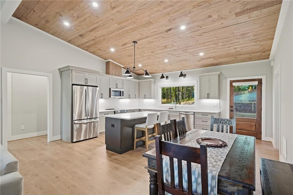 3 bedroom, 2 bathroom, 1,838 sq ft single family residence for sale at 106 Circle Drive, Ellijay, GA 30536 — photo 10