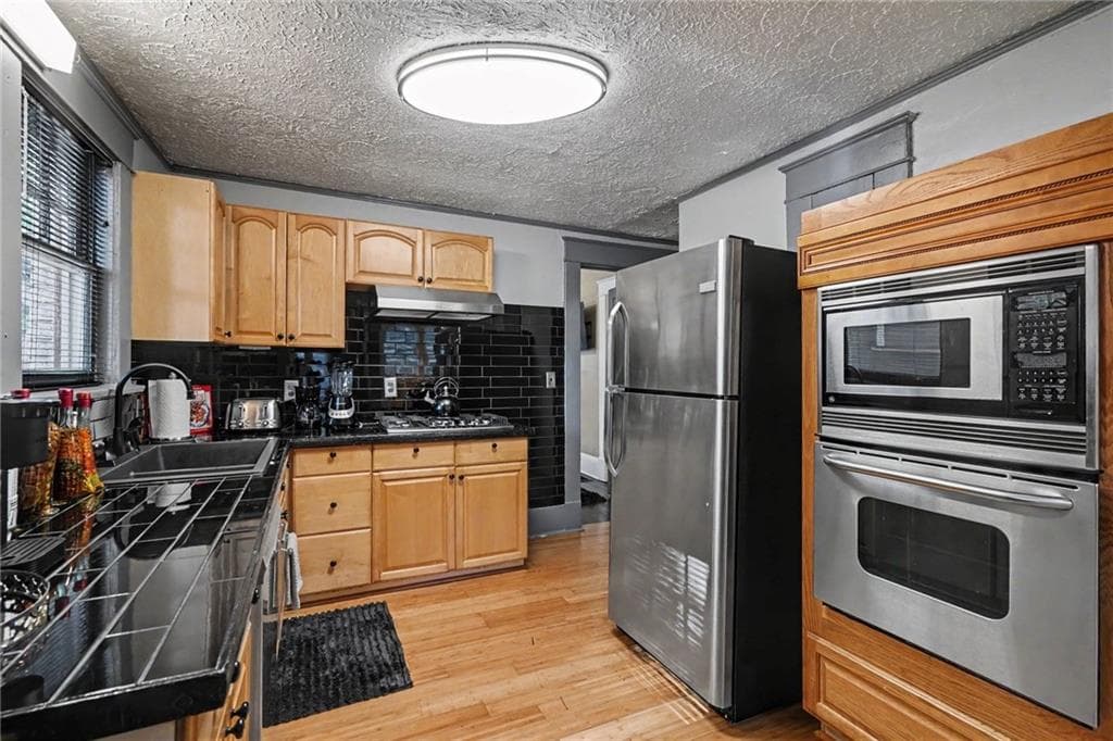2 bedroom, 2 bathroom, 1,329 sq ft single family residence for rent at 223 Cambridge Avenue, Decatur, GA 30030 for $2,995 a month — photo 10