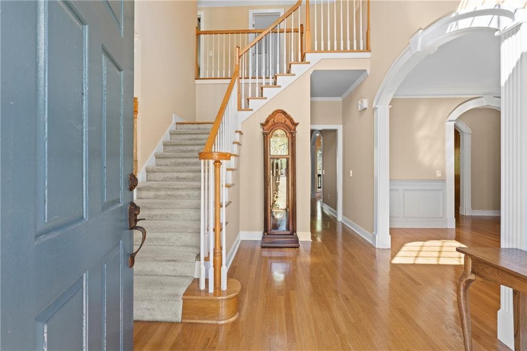 4 bedroom, 4 bathroom, 3,388 sq ft single family residence for sale at 6034 Nature Path Lane, Sugar Hill, GA 30518 — photo 4