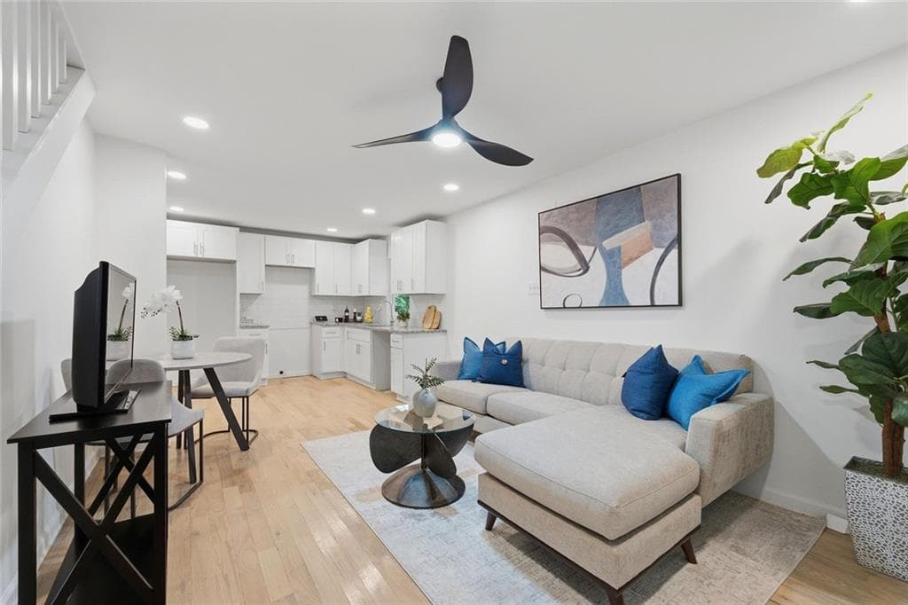 3 bedroom, 3 bathroom, 1,302 sq ft single family residence for sale at 2458 St Joseph Avenue, Atlanta, GA 30318 — photo 4