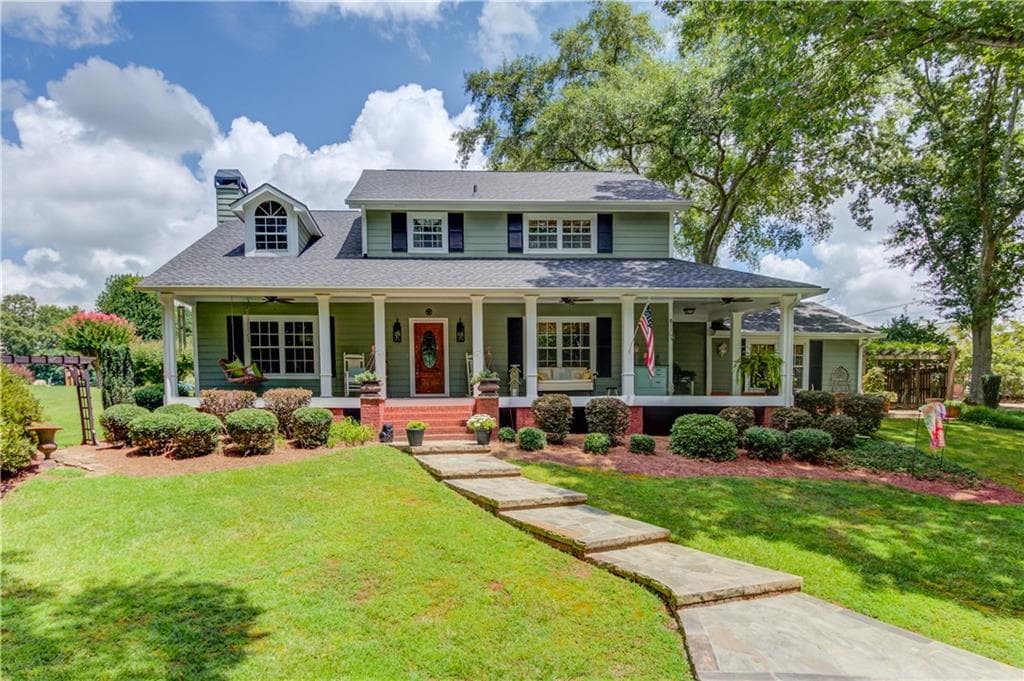 4 bedroom, 3 bathroom, 2,945 sq ft single family residence for sale at 1140 Beaver Dam Road, Hoschton, GA 30548