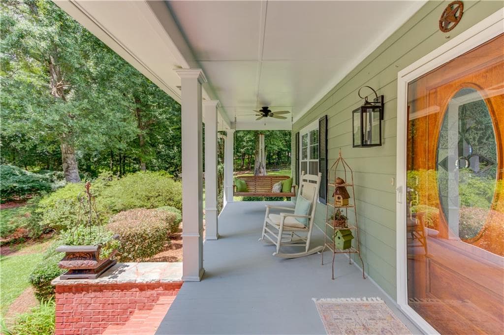4 bedroom, 3 bathroom, 2,945 sq ft single family residence for sale at 1140 Beaver Dam Road, Hoschton, GA 30548 — photo 6