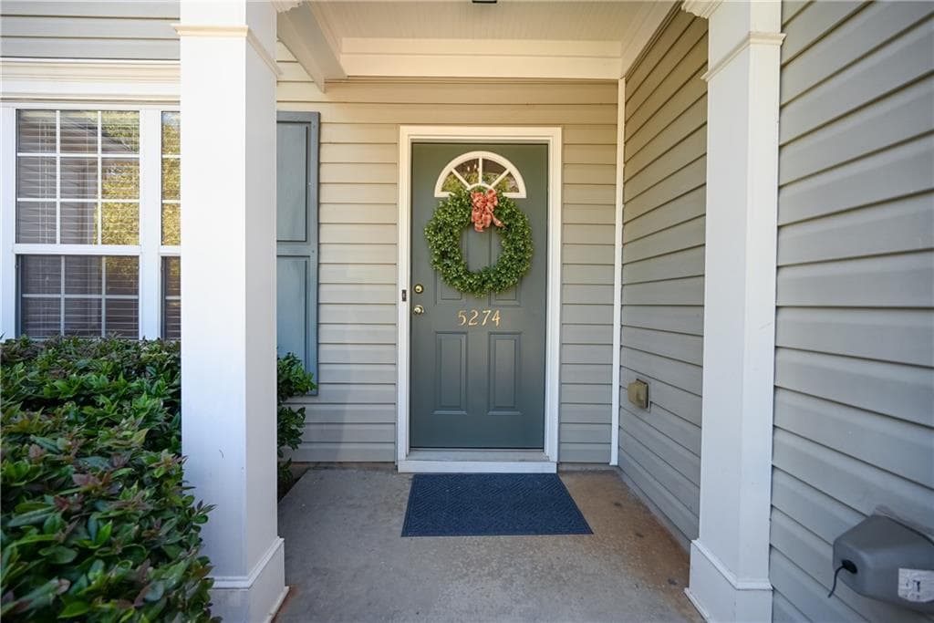 3 bedroom, 3 bathroom, 1,660 sq ft townhouse for sale at 5274 Medlock Corners Drive, Norcross, GA 30092 — photo 2
