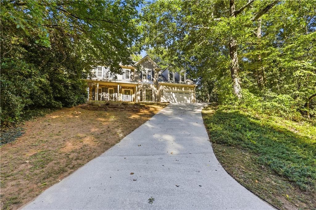 4 bedroom, 3 bathroom, 2,171 sq ft single family residence for sale at 1315 Tuxedo Court, Lawrenceville, GA 30043 — photo 3