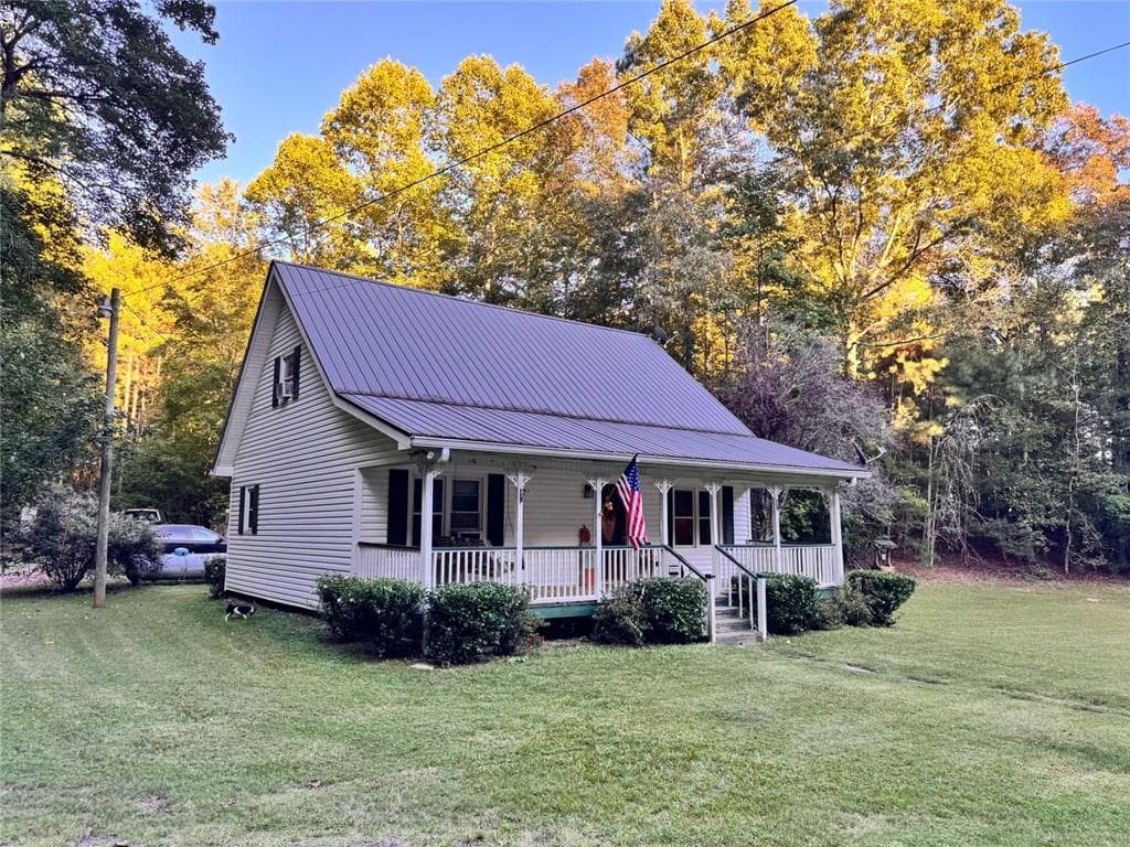 3 bedroom, 2 bathroom, 1,216 sq ft single family residence for sale at 2610 Burt Creek Road, Dawsonville, GA 30534 — photo 2