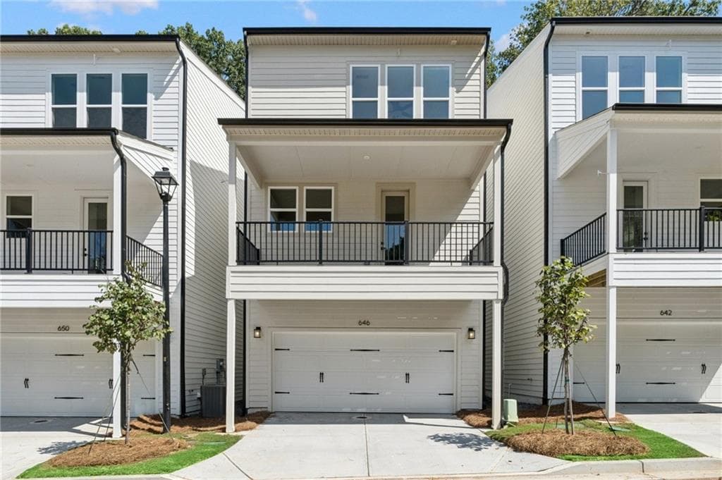 4 bedroom, 4 bathroom, 1,919 sq ft single family residence for sale at 646 Memphis Drive, Scottdale, GA 30079 — photo 2