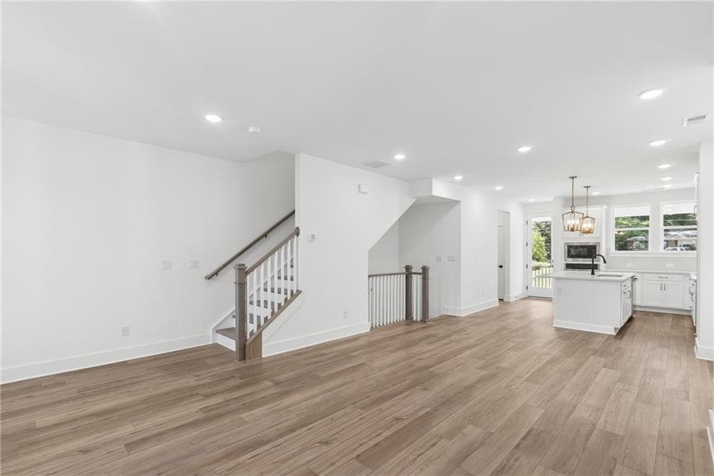 4 bedroom, 4 bathroom, 1,919 sq ft single family residence for sale at 646 Memphis Drive, Scottdale, GA 30079 — photo 8