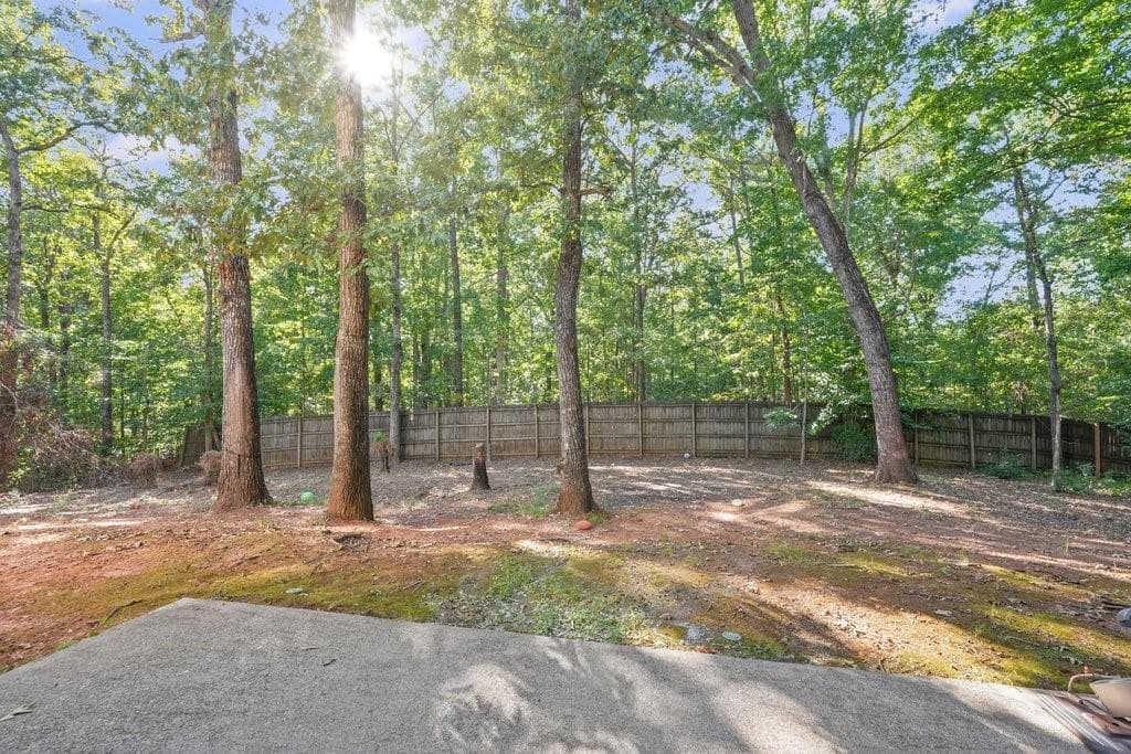 4 bedroom, 3 bathroom, 2,224 sq ft single family residence for sale at 2208 Thicket Court, Acworth, GA 30102 — photo 2