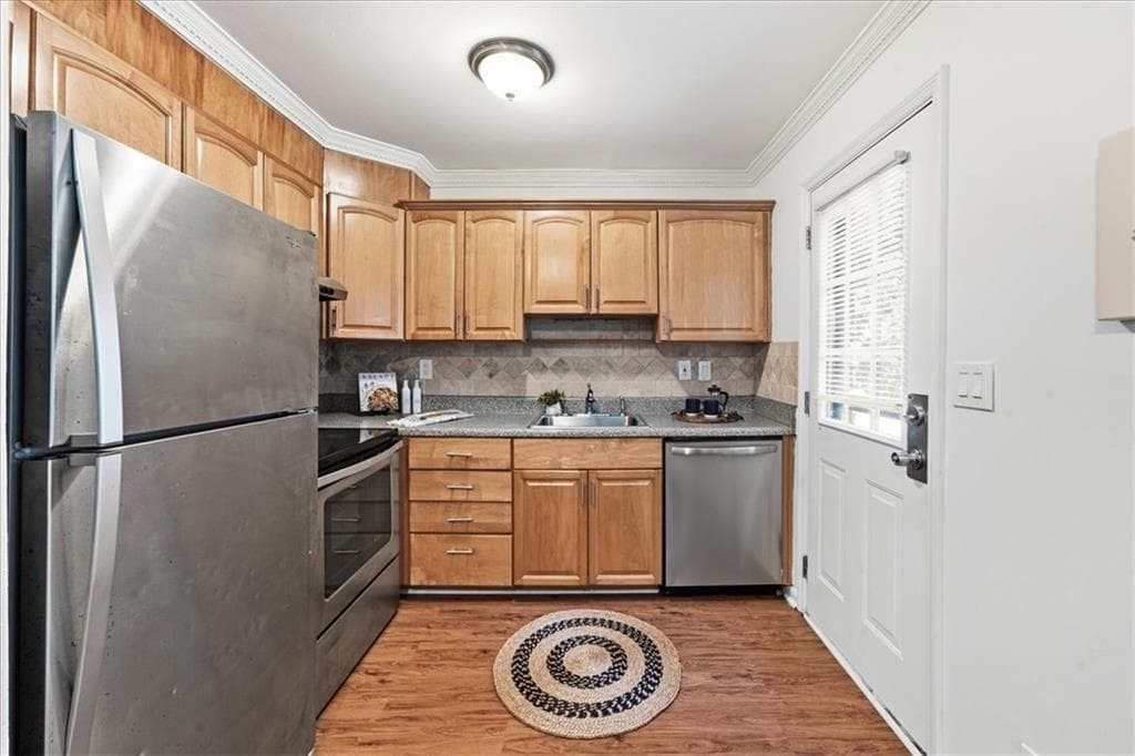 2 bedroom, 2 bathroom, 1,116 sq ft townhouse for sale at 2412 Peachwood Circle 4, Atlanta, GA 30345 — photo 4