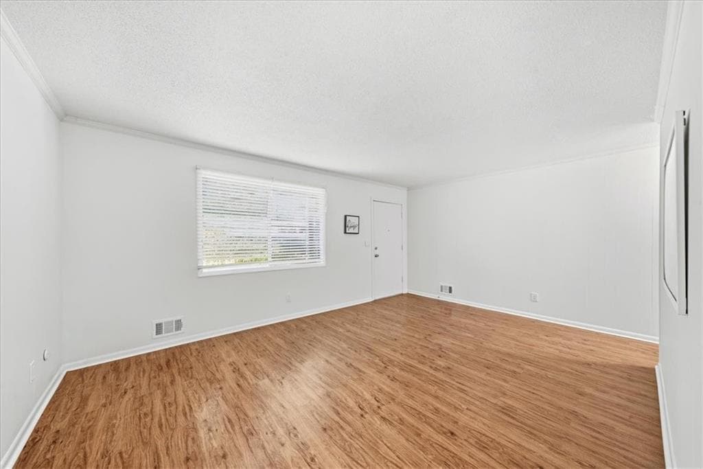2 bedroom, 2 bathroom, 1,116 sq ft townhouse for sale at 2412 Peachwood Circle 4, Atlanta, GA 30345 — photo 5