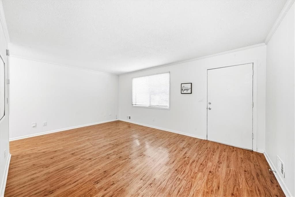 2 bedroom, 2 bathroom, 1,116 sq ft townhouse for sale at 2412 Peachwood Circle 4, Atlanta, GA 30345 — photo 6