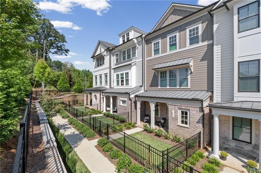 3 bedroom, 4 bathroom, 2,647 sq ft townhouse for sale at 1980 Flying Scotsman Drive 10, Kennesaw, GA 30144 — photo 5