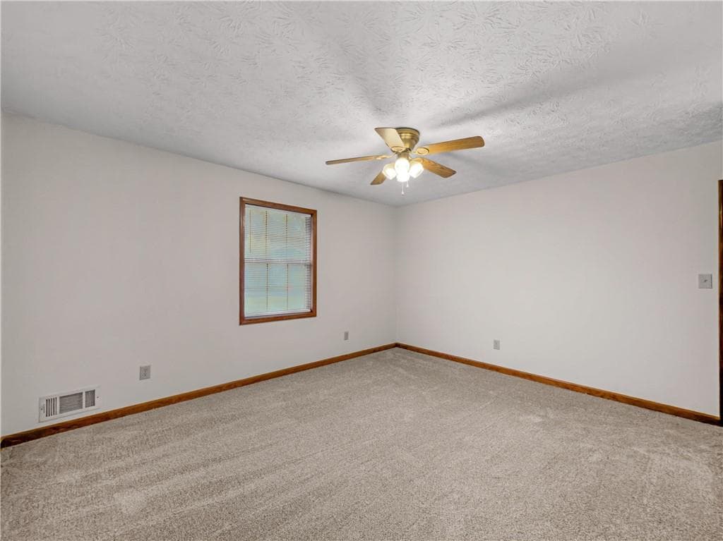 3 bedroom, 2 bathroom, 1,717 sq ft single family residence for sale at 518 Club Valley Drive, Mcdonough, GA 30281 — photo 4