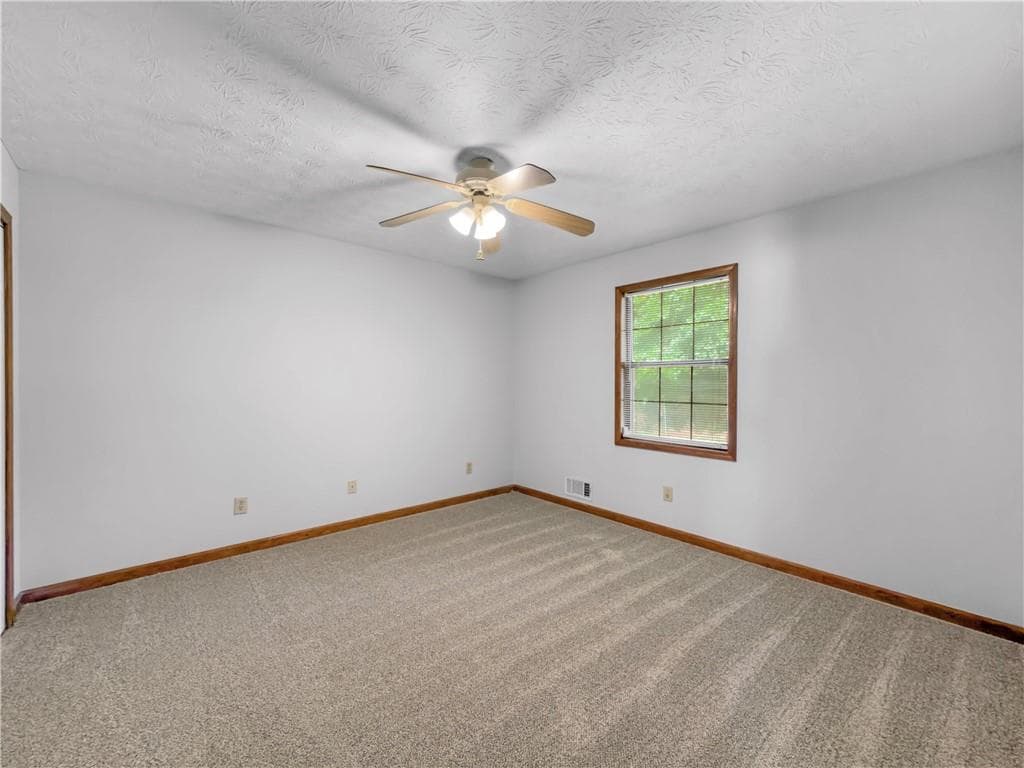 3 bedroom, 2 bathroom, 1,717 sq ft single family residence for sale at 518 Club Valley Drive, Mcdonough, GA 30281 — photo 6