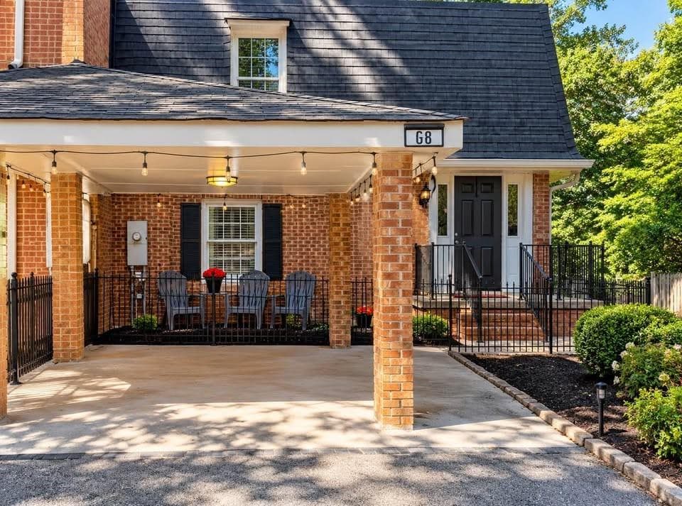 3 bedroom, 2 bathroom, 2,300 sq ft condominium for sale at 6500 Gaines Ferry Road G8, Flowery Branch, GA 30542