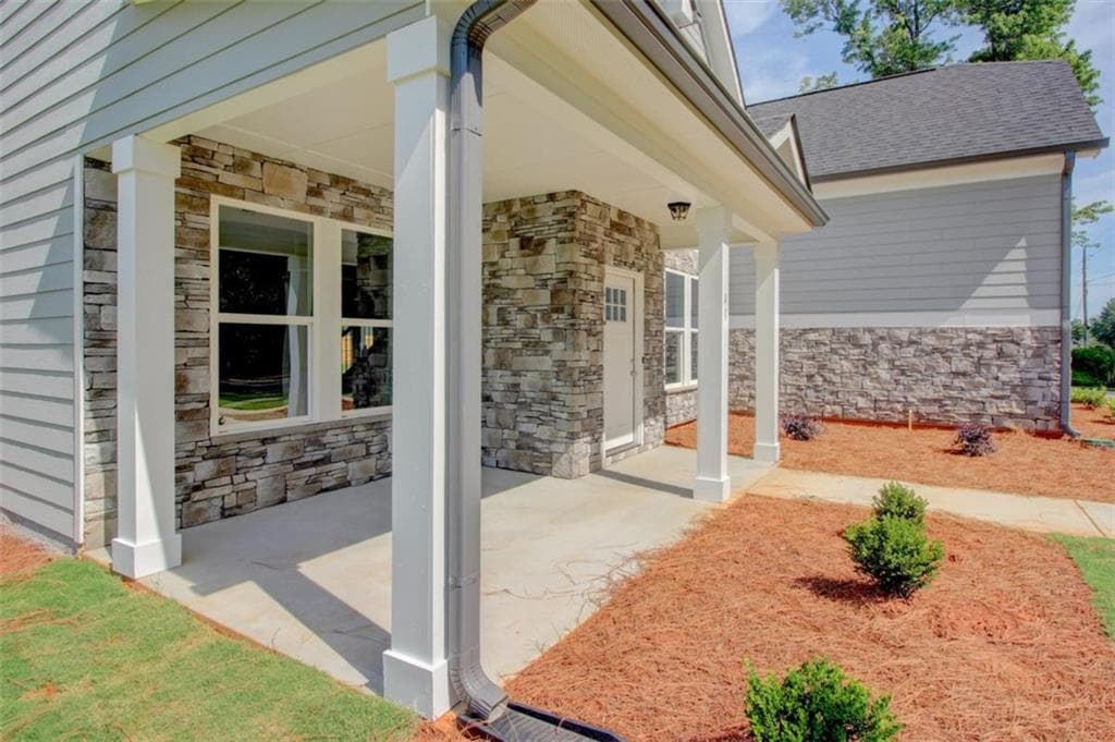 5 bedroom, 4 bathroom, 3,476 sq ft single family residence for sale at 41 Woodland Road, Covington, GA 30016 — photo 4