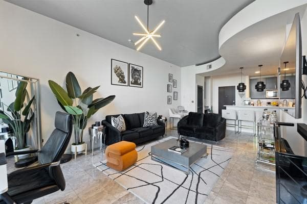 1 bedroom, 1 bathroom, 729 sq ft condominium for rent at 400 W Peachtree Street 1215, Atlanta, GA 30308 for $1,795 a month — photo 1 of 48
