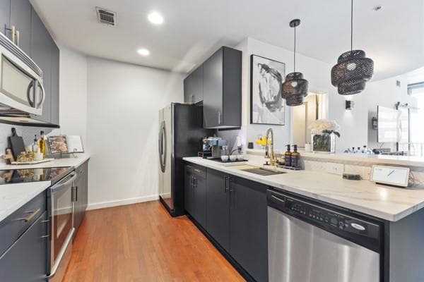 1 bedroom, 1 bathroom, 729 sq ft condominium for rent at 400 W Peachtree Street 1215, Atlanta, GA 30308 for $1,795 a month — photo 3