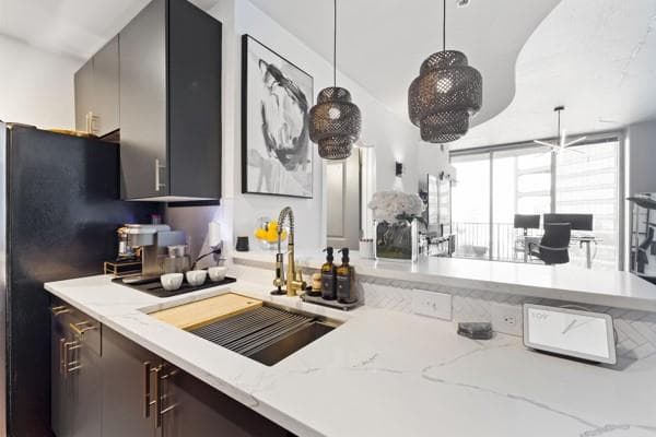 1 bedroom, 1 bathroom, 729 sq ft condominium for rent at 400 W Peachtree Street 1215, Atlanta, GA 30308 for $1,795 a month — photo 5