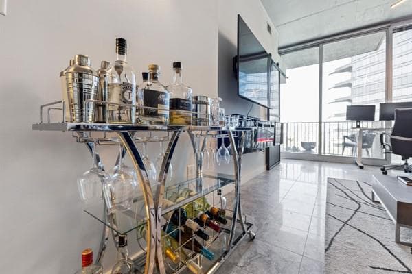 1 bedroom, 1 bathroom, 729 sq ft condominium for rent at 400 W Peachtree Street 1215, Atlanta, GA 30308 for $1,795 a month — photo 10