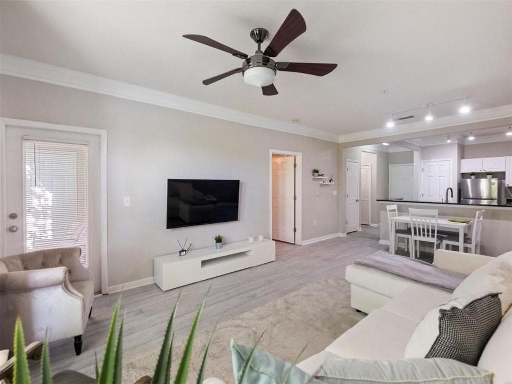 1 bedroom, 1 bathroom, 752 sq ft condominium for sale at 1850 Cotillion Drive 1210, Atlanta, GA 30338 — photo 9