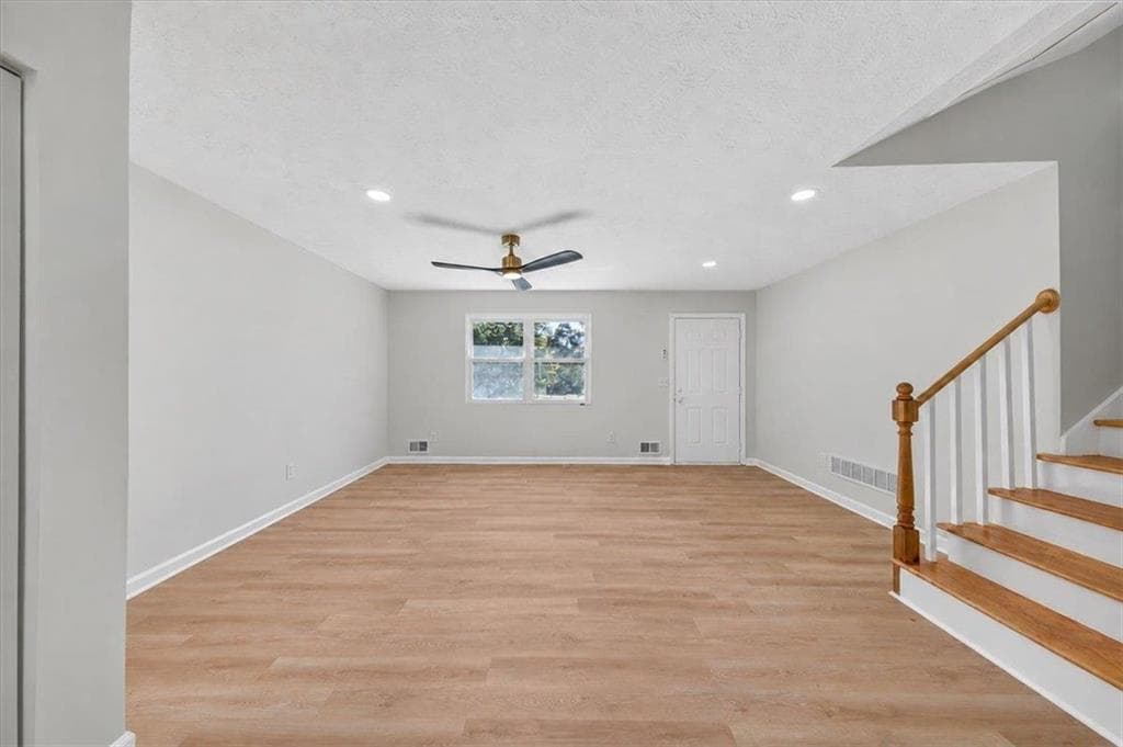 3 bedroom, 2 bathroom, 1,534 sq ft single family residence for sale at 7977 Flanders Ct, Jonesboro, GA 30238 — photo 4
