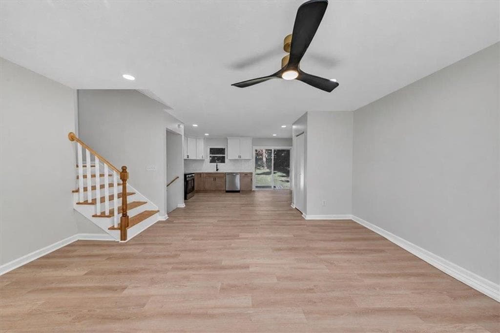 3 bedroom, 2 bathroom, 1,534 sq ft single family residence for sale at 7977 Flanders Ct, Jonesboro, GA 30238 — photo 5