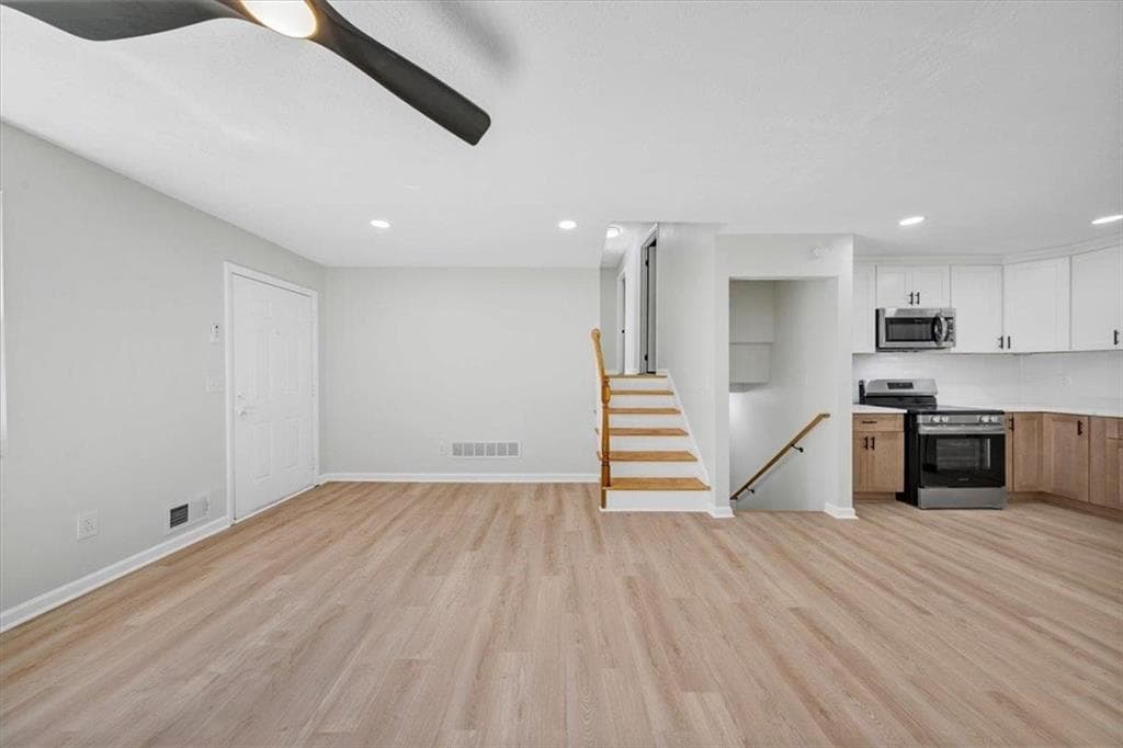 3 bedroom, 2 bathroom, 1,534 sq ft single family residence for sale at 7977 Flanders Ct, Jonesboro, GA 30238 — photo 6