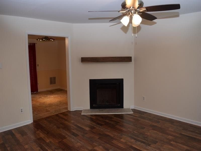 2 bedroom, 3 bathroom, 1,160 sq ft townhouse for rent at 3101 Queen Anne Court, Atlanta, GA 30350 for $2,000 a month — photo 3