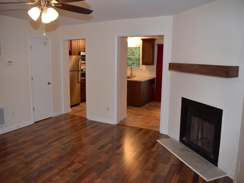 2 bedroom, 3 bathroom, 1,160 sq ft townhouse for rent at 3101 Queen Anne Court, Atlanta, GA 30350 for $2,000 a month — photo 5