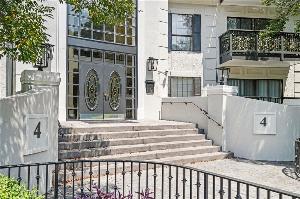 2 bedroom, 2 bathroom, 1,504 sq ft condominium for rent at 4303 Pine Heights Drive 4303, Atlanta, GA 30324 for $2,200 a month — photo 3