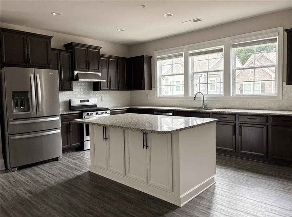 4 bedroom, 5 bathroom, 2,546 sq ft single family residence for sale at 674 Crosshaven Drive, Marietta, GA 30066 — photo 3