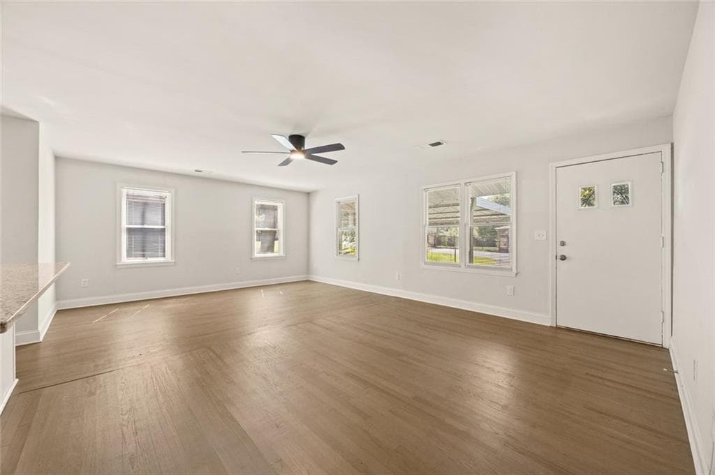 3 bedroom, 2 bathroom, 1,200 sq ft single family residence for sale at 2593 Walton Way, Marietta, GA 30060 — photo 7