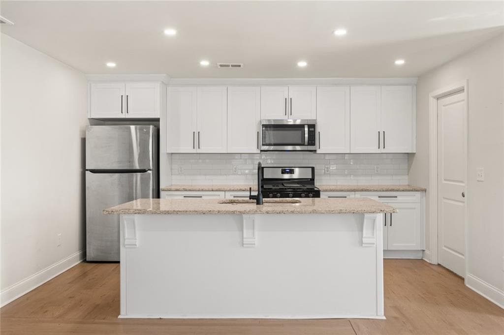 3 bedroom, 2 bathroom, 1,200 sq ft single family residence for sale at 2593 Walton Way, Marietta, GA 30060 — photo 10