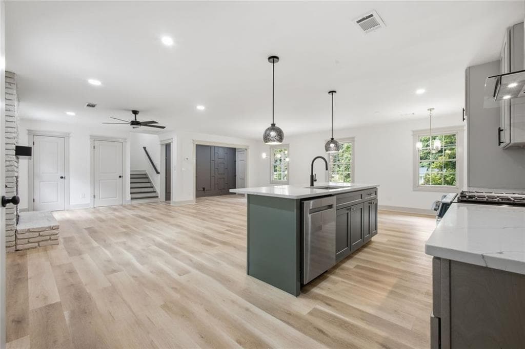 4 bedroom, 3 bathroom, 2,416 sq ft single family residence for sale at 3464 Herschel Road, College Park, GA 30337 — photo 2